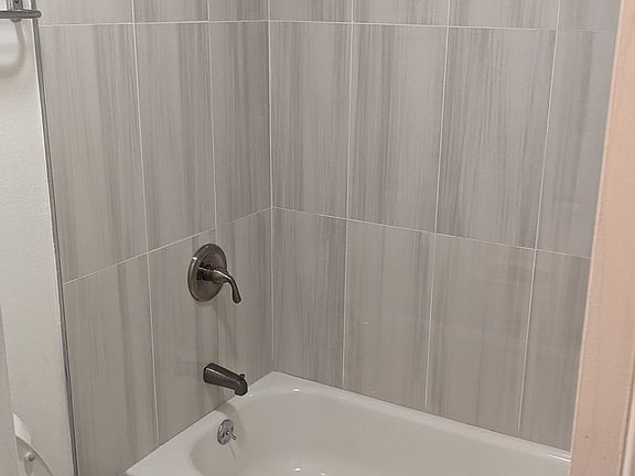 4th image of 223 Norgren Rd #3