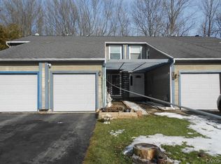 127 Softwind Cir, Baldwinsville, NY 13027