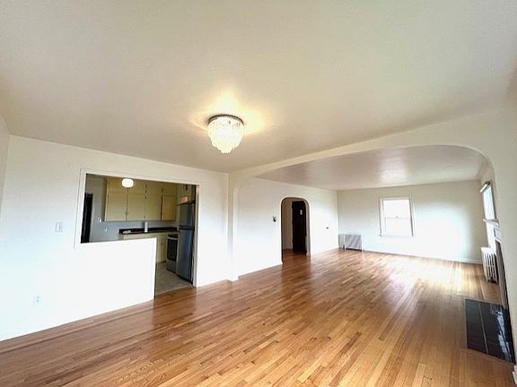 3rd image of 310 N Tacoma Ave #1