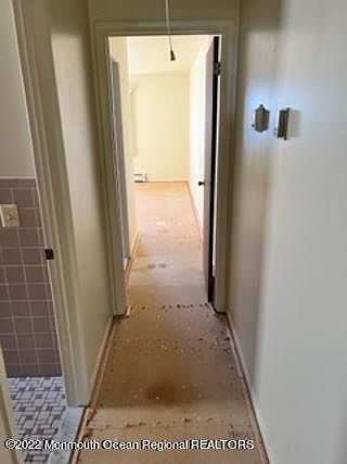 1st image of 24 Bennington Dr