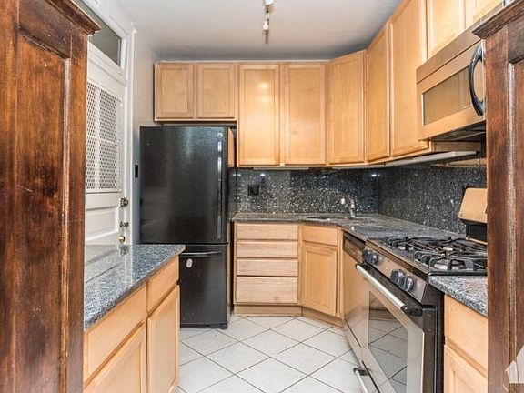5th image of 4515 N Wolcott Ave #2E