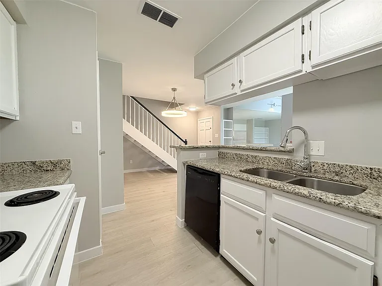 2120 El Paseo St #705 — Photo 9