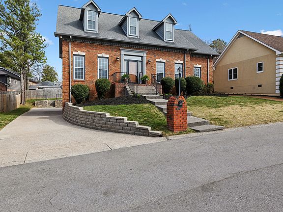 3rd image of 112 Belle Glen Dr