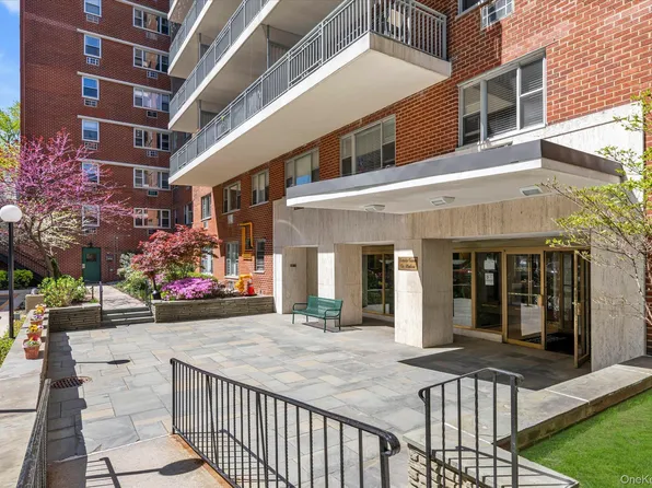 52-30 39 Drive #1G, Woodside, NY 11377