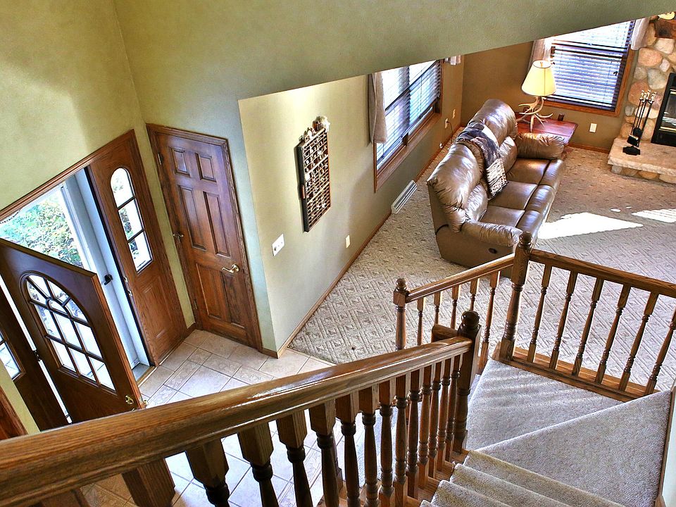 2nd image of 1513 Falcon Way