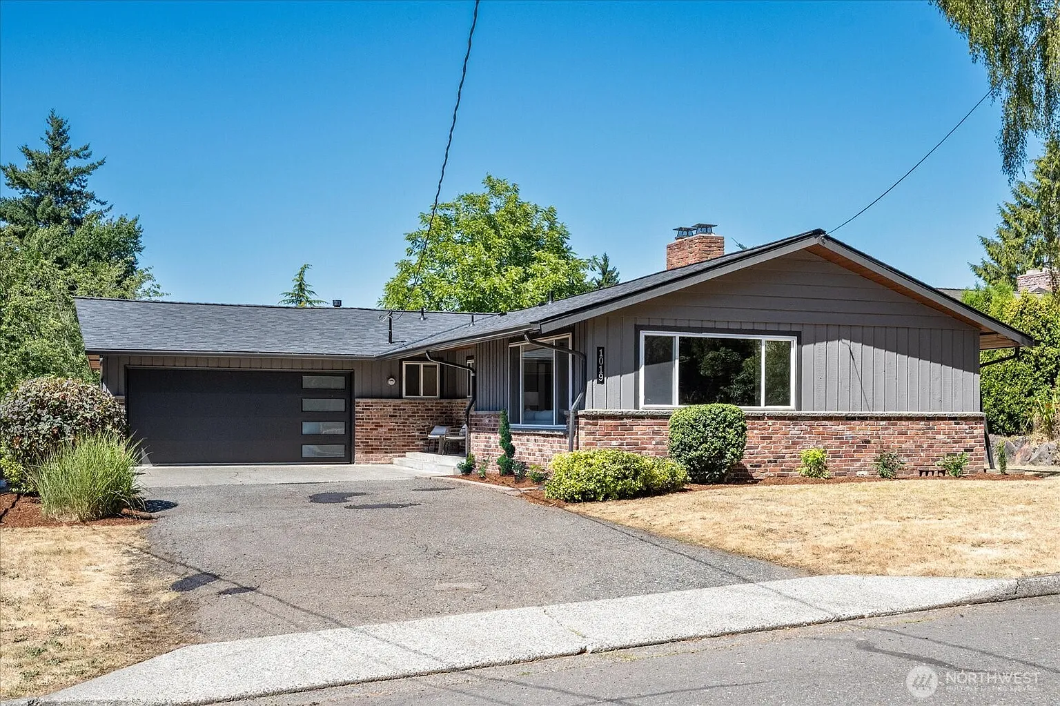 1019 E Hemlock Street photo 1