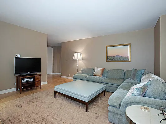 Sold by Sotheby's International Realty | media 16