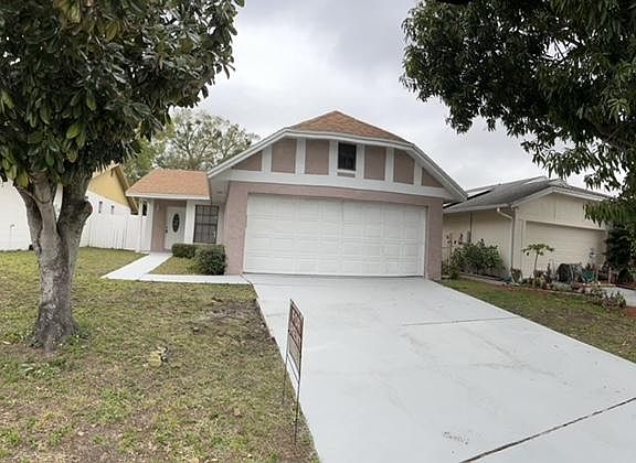3rd image of 511 Lake Dexter Blvd