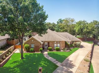 7408 Corsair Ct, Arlington, TX 76016
