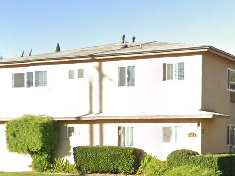6851-67-63 Whitsett Ave — Photo 14