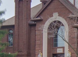 5804 Murfield Dr, Rochester, MI 48306