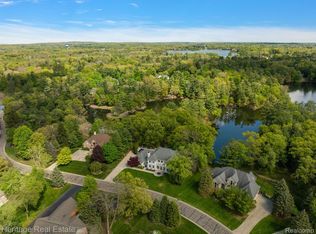 1585 Deer Path Trl, Oxford, MI