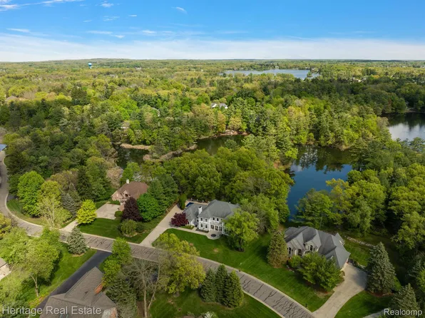 1585 Deer Path Trl, Oxford, MI 48371