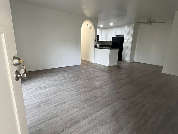 3rd image of 920 Sycamore Ave #137