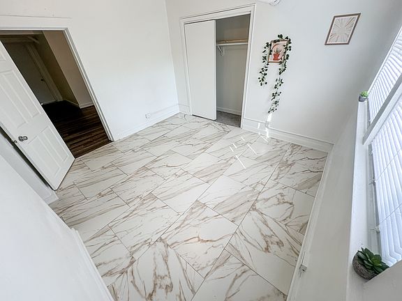 3rd image of 2600 Kingman Blvd #12