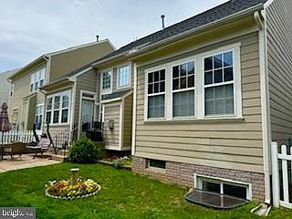 3rd image of 1103 Pickett St