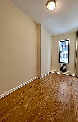 2nd image of 52 W 56th St #3N
