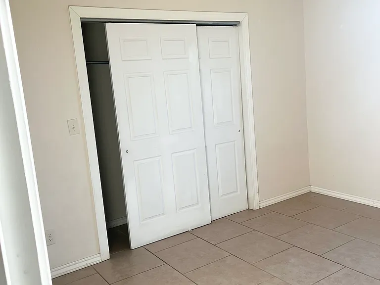 3591 Vanderveer Dr #B — Photo 6