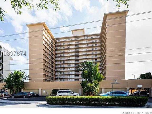 2nd image of 121 Golden Isles Dr APT 102