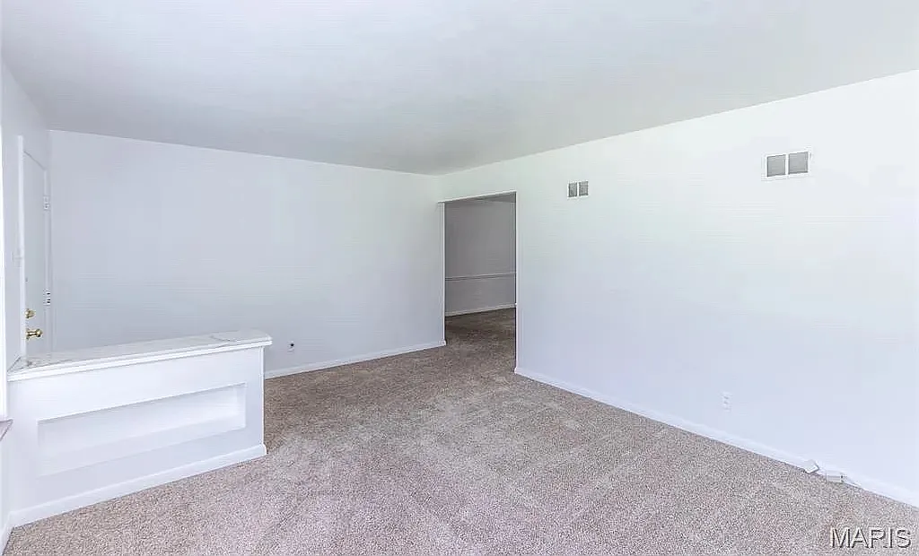 3 bed, 2036 sqft, $3,000 — Photo 4