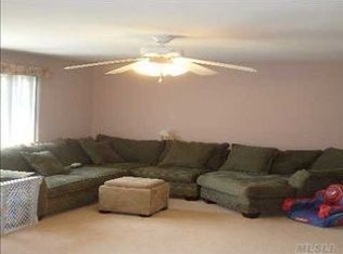 2 Frank Pl, Huntington, NY 11743