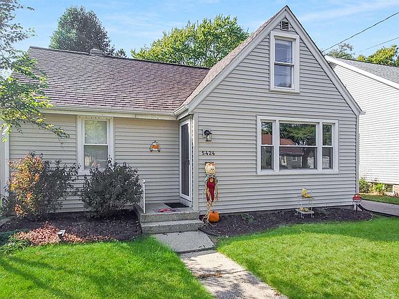 3rd image of 5424 Garden Plain Ave