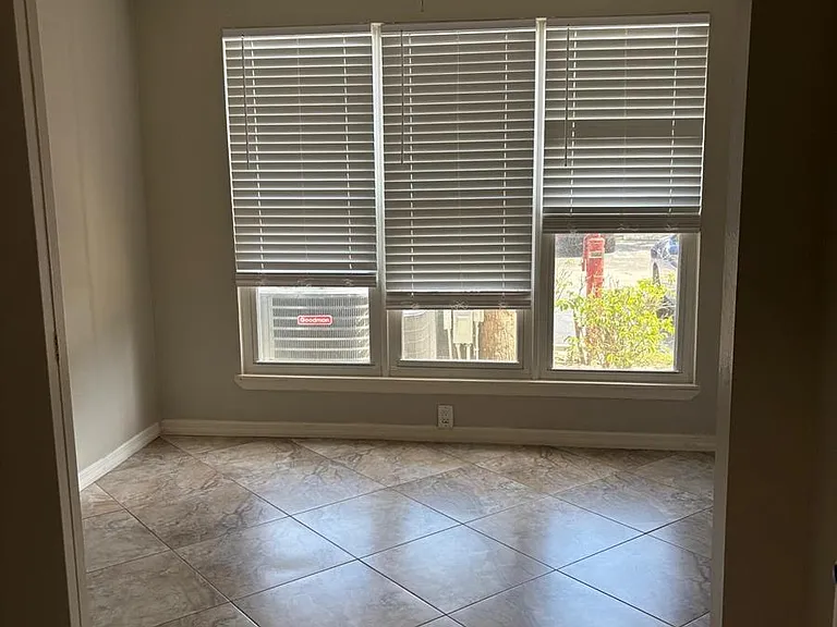 2303 N Congress Ave #15 — Photo 11