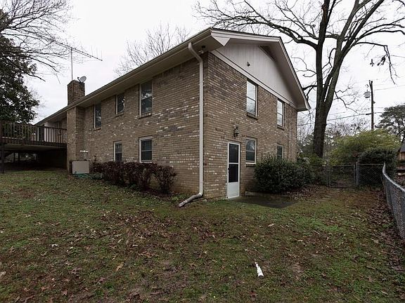 3rd image of 2651 Abington Dr