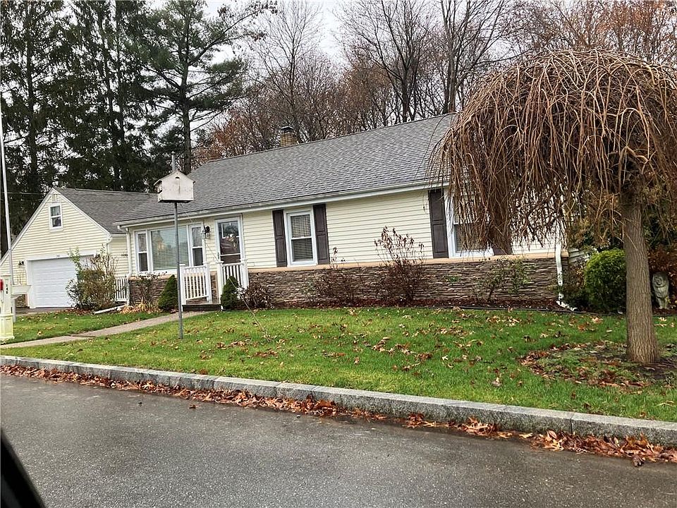 2nd image of 146 Prospect St