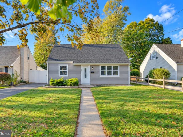 266 Eaton Ave, Hamilton, NJ 08619