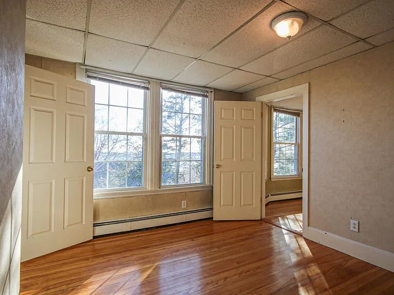29 Saint Lawrence St #2 — Photo 11