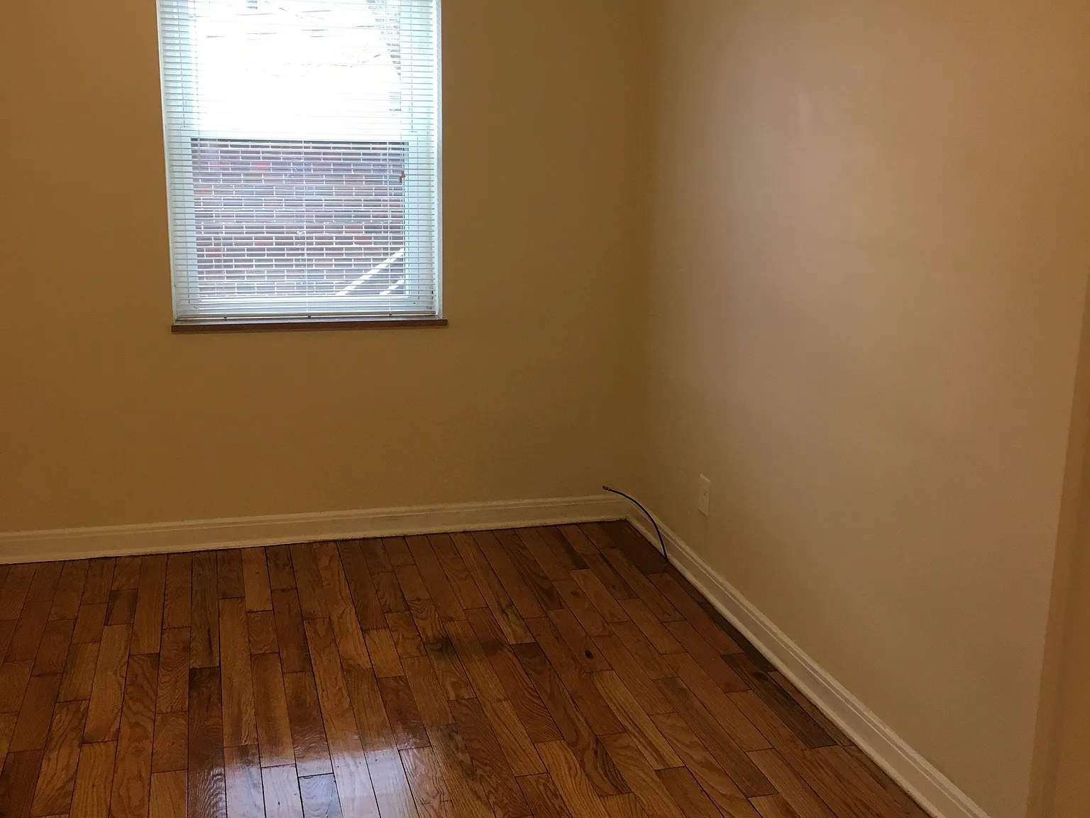 1 bed, 950 sqft, $1,375 — Photo 2