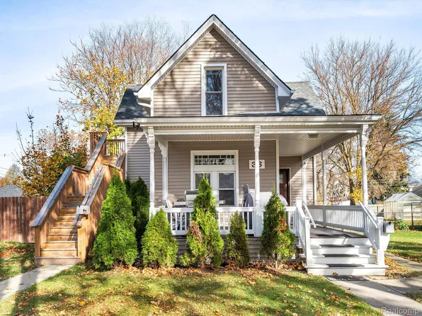 36 Ahrens St, Mount Clemens, MI 48043