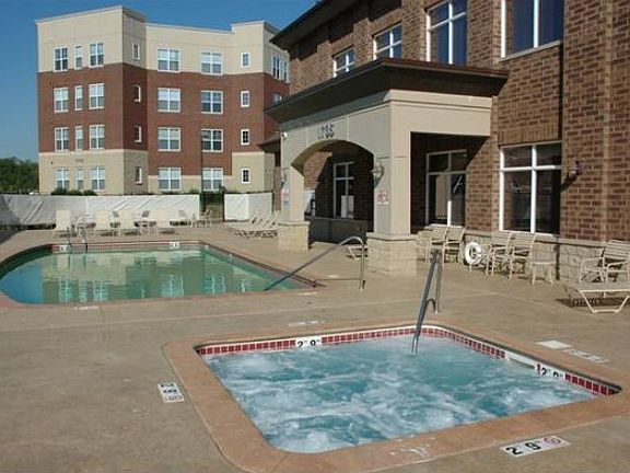 Pool/Hot tub
