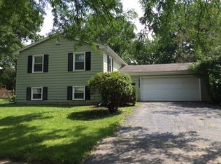 1731 Howard St, St Charles, IL 60174
