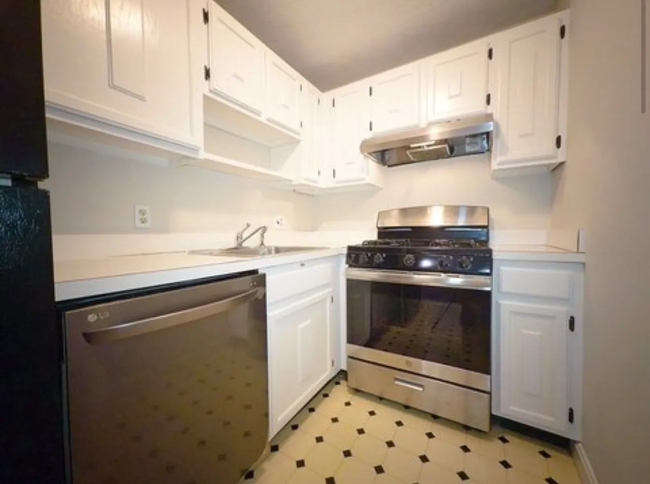 1 bed, 624 sqft, $1,900 — Photo 2