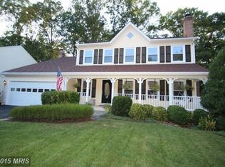 9680 S Run Oaks Dr, Fairfax Station, VA 22039