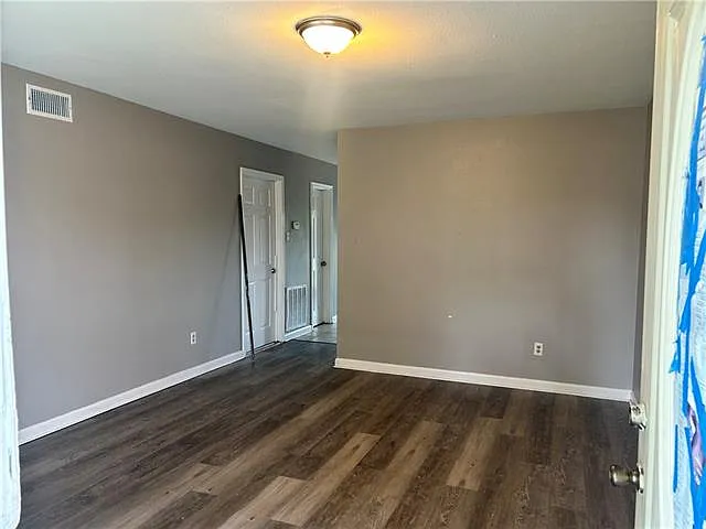 3 bed, 2.0 bath, 2912 sqft, $1,750 — Photo 3