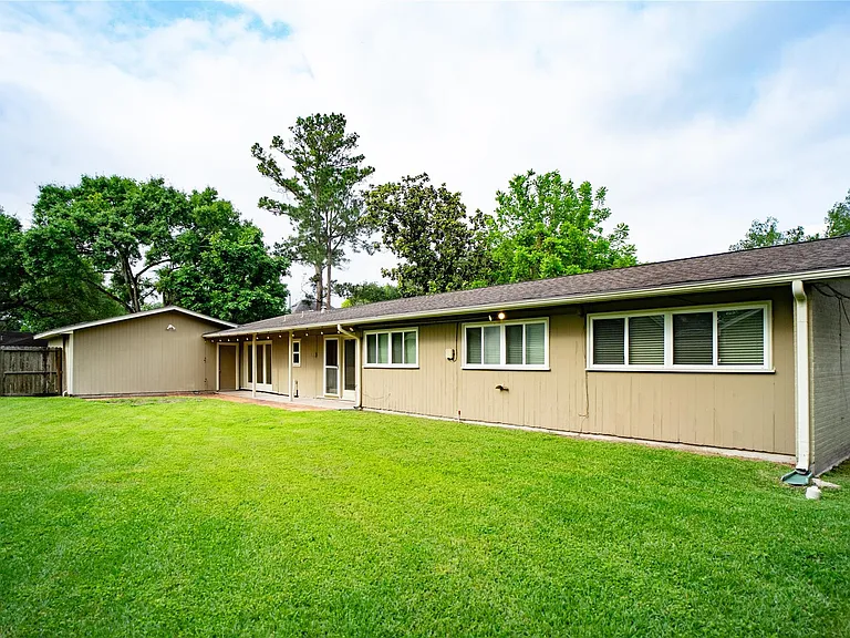 4522 Briarbend Dr — Photo 14