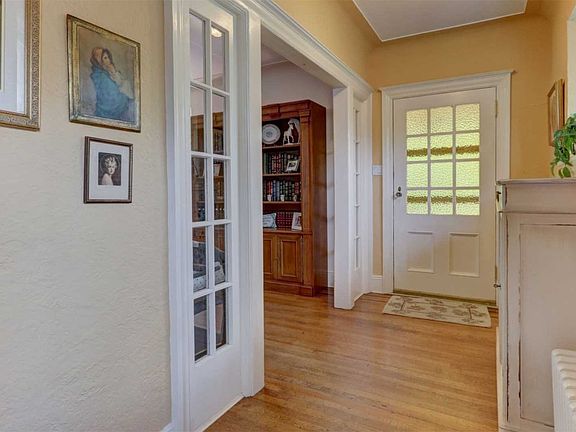2nd image of 545 N Village Ave
