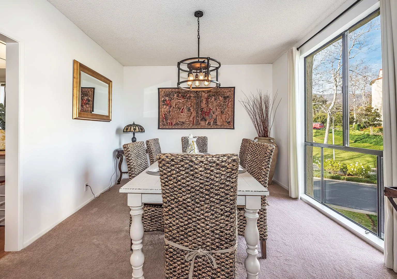 Unfurnished Spacious Montecito Shores 1700 + sq/ft 2 bd / 2 ba Condo! — Photo 3