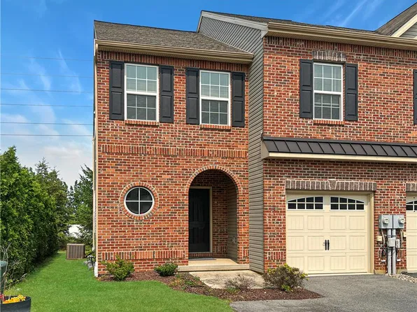 280 Milkweed Dr, Allentown, PA 18104