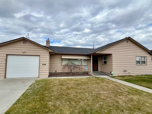 1522 Denson Ave, Sunnyside, WA 98944