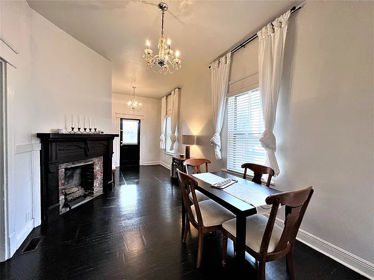 601 Gill Ave — Photo 5