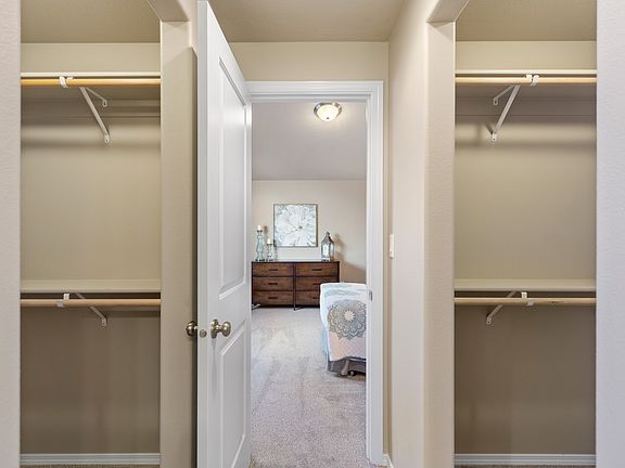 Edgewood - Master Closet