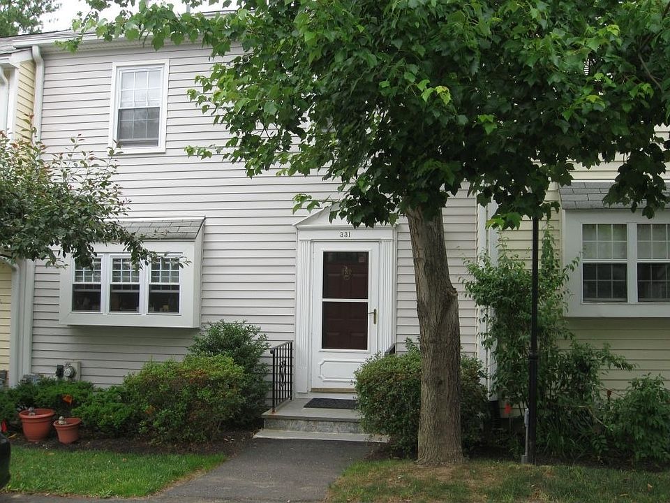 For Sale: 331 Carroll Close, Tarrytown, New York 10591