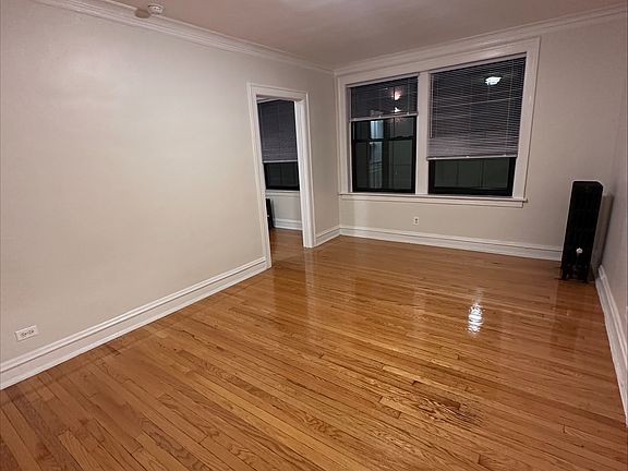 2nd image of 1712-20 W Albion Ave #D1