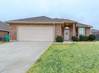 4016 Windmill Dr, Sanger, TX 76266