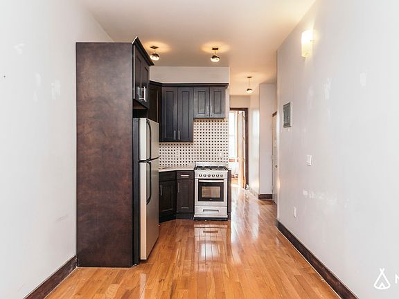 4th image of 179 Stanhope St #2A