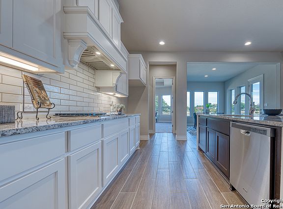 4th image of 1164 Bordeaux Ln